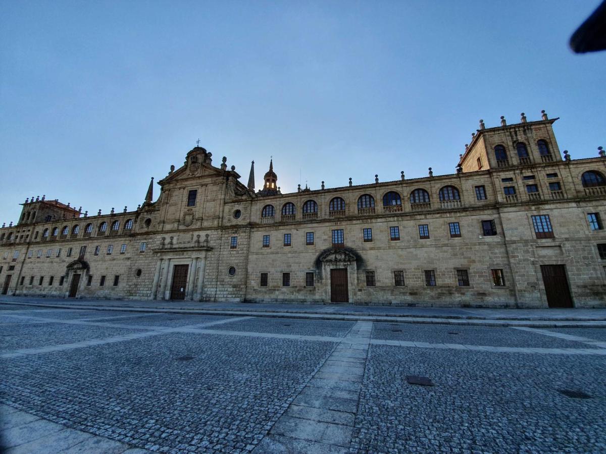Acogedor Apartamento En El Centro De Monforte Monforte De Lemos Esterno foto